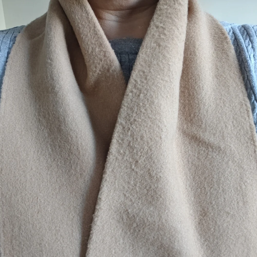 Begg & Co Camel Tone Lambeswool Scarf - Picture 5 of 6